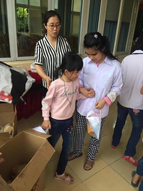 Khám bệnh từ thiện ở trường khiếm thị Hải Phòng