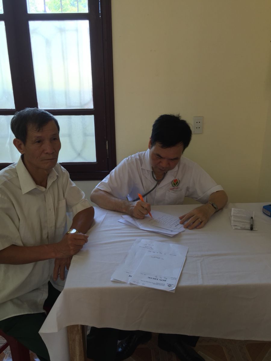 BS CK1 Đặng Phúc Đại khám bệnh tư vấn cho bệnh nhân cuối cùng