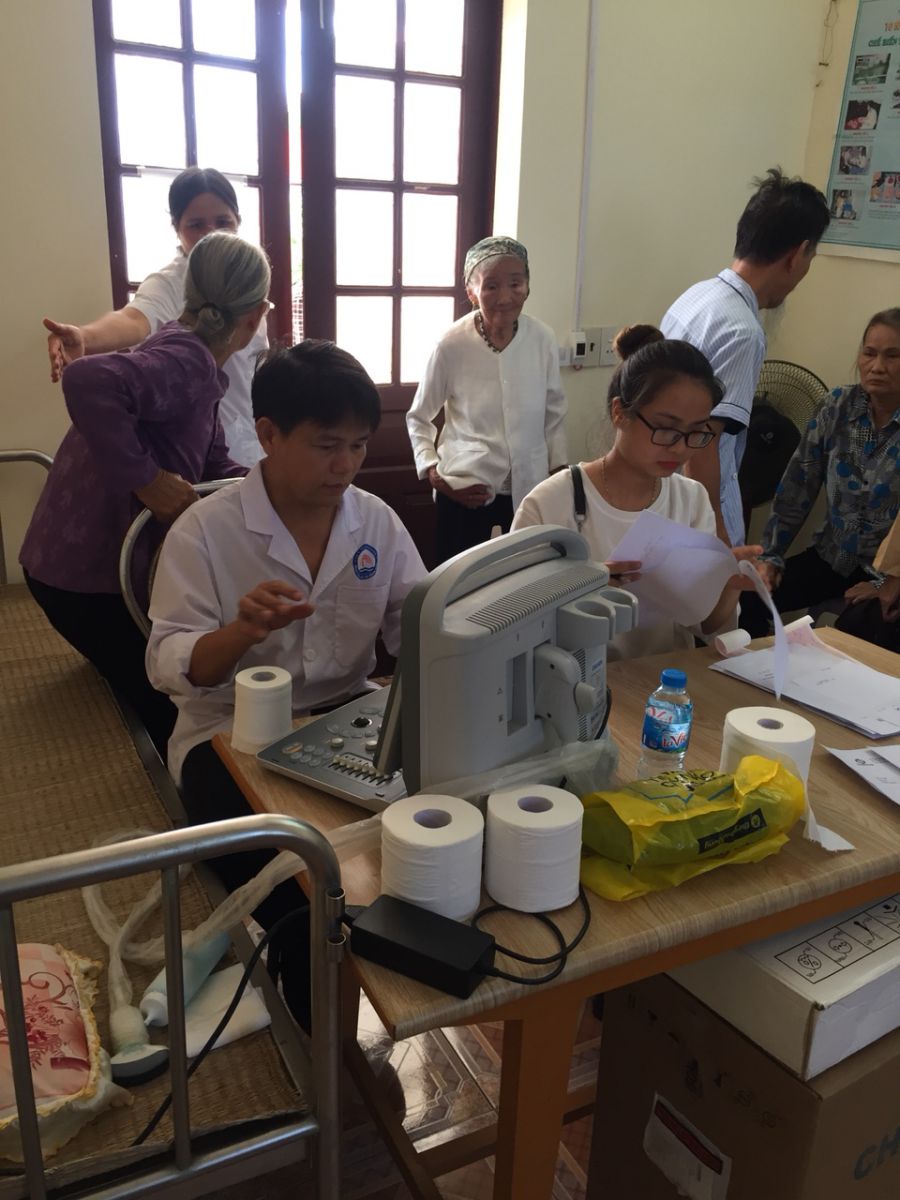 Bác sĩ CK 2 Bùi Tiến Viên luôn bận rộn